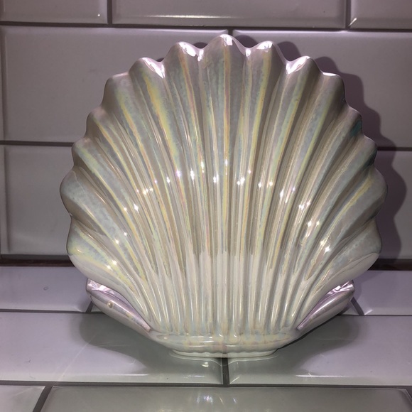 HOLIDAY SPECIAL- CLAM SHELL 3-Wick Candle Holder: Bath & Body Works - Picture 8 of 15